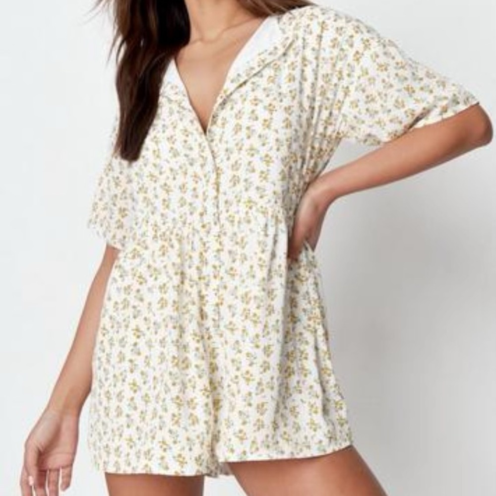 Misguided - White Ditsy Floral Button Front Romper